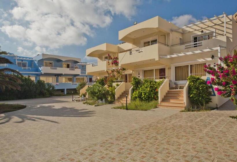 Студио Стандарт Вид на Бассейн, Royal Beach