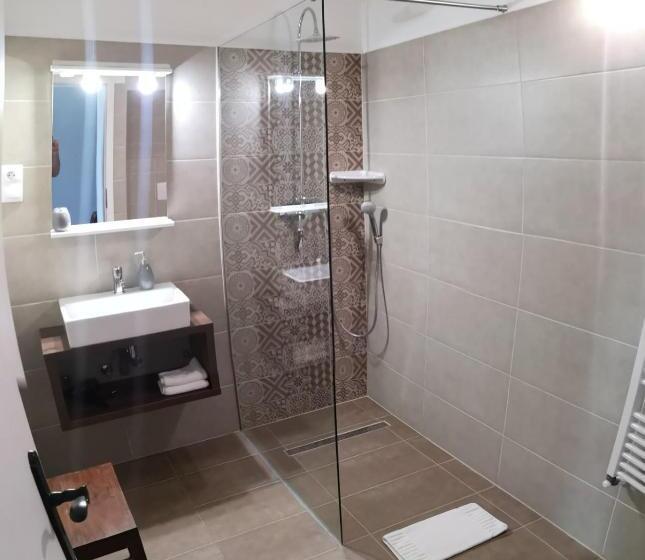 Семейный Номер, Varga Villa