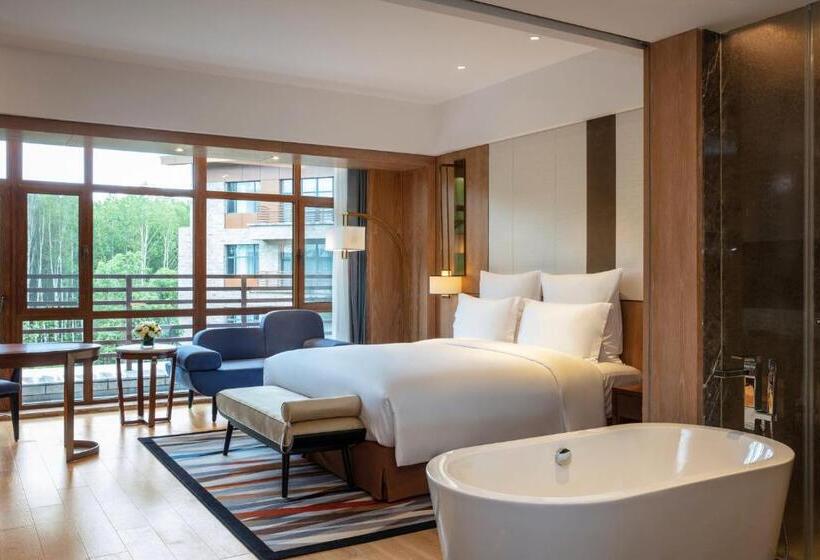 Номер Superior Кровать Кинг, Pullman Changbaishan Resort