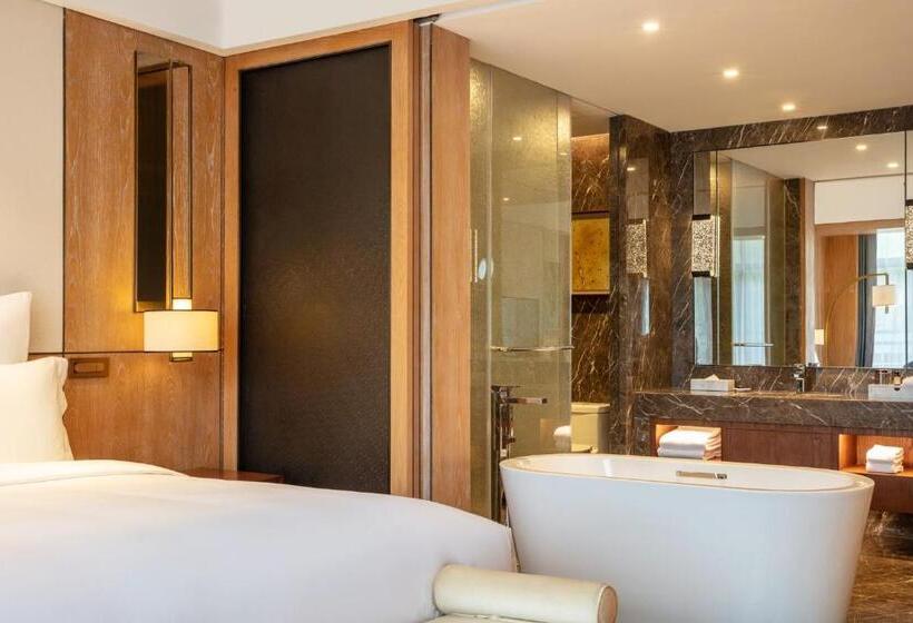 Номер Deluxe с Балконом, Pullman Changbaishan Resort