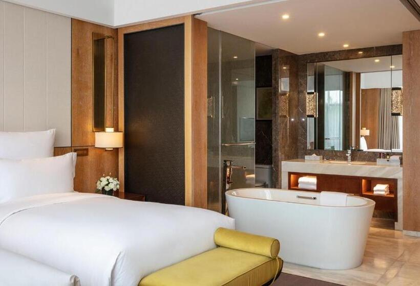 Номер Superior с Балконом, Pullman Changbaishan Resort