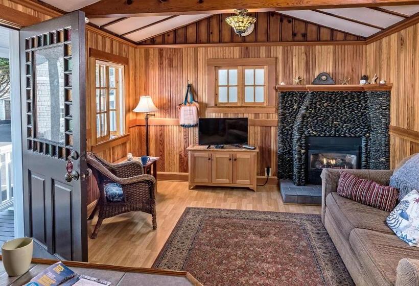 Номер Deluxe, Whistling Winds Motel