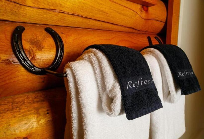 스탠다드 스튜디오 킹침대, Cowboy Village Resort