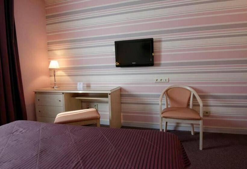 اتاق استاندارد, Le Manoir