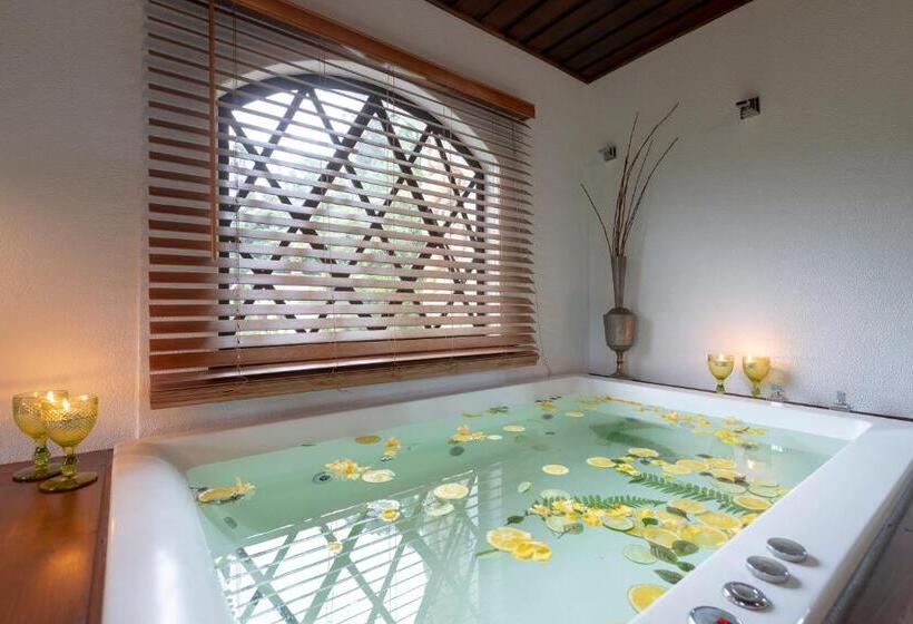 Presidential Suite, Alma
