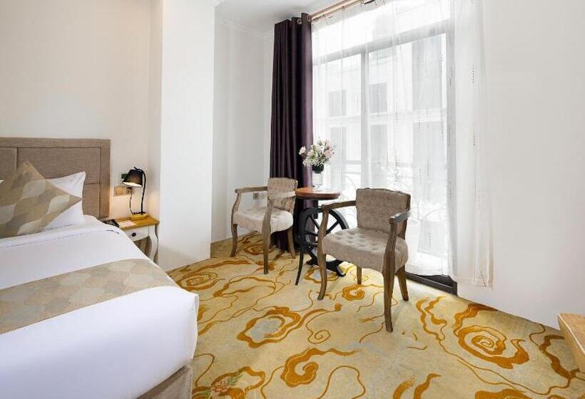 سوئیت با بالکن, Nesta Hotel Saigon