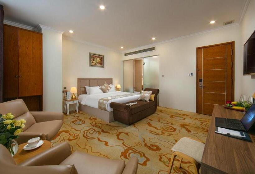 سوئیت با بالکن, Nesta Hotel Saigon