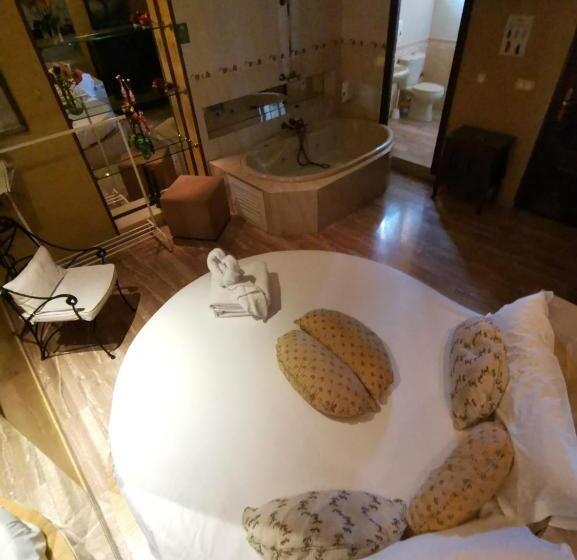 اتاق استاندارد با تخت بزرگ, Hostal Avenida Andalucia   Solo Adultos