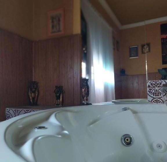 سوییت جونیور, Hostal Avenida Andalucia   Solo Adultos