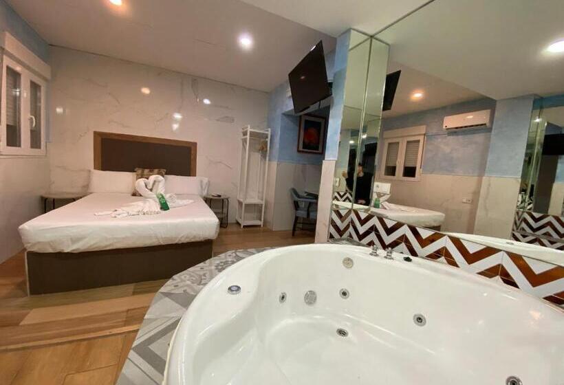 اتاق استاندارد با وان آب گرم, Hostal Avenida Andalucia   Solo Adultos