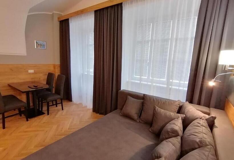 استودیوی استاندارد, Golden Star  Premium Apartments