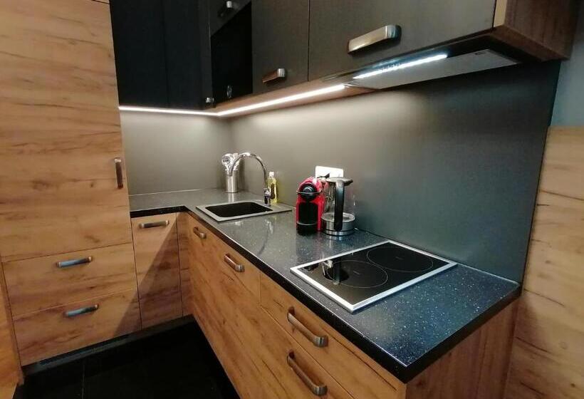 استودیوی استاندارد, Golden Star  Premium Apartments
