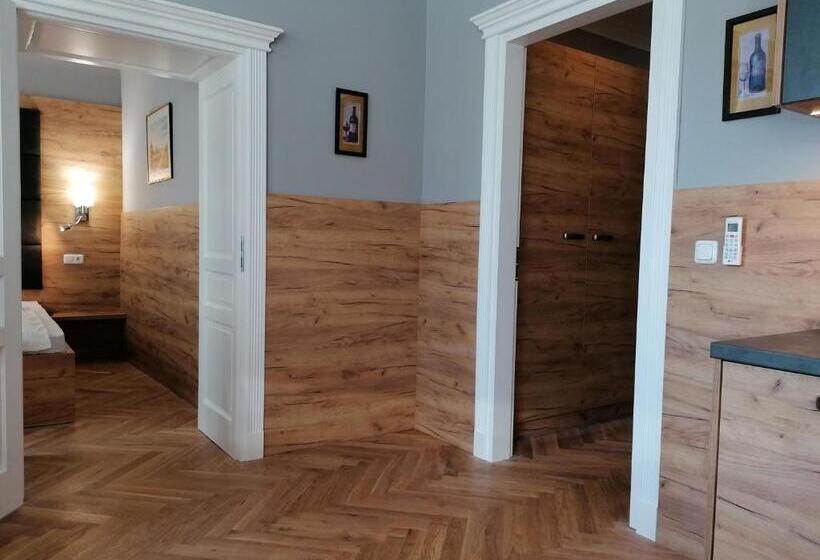 آپارتمان 1 خوابه با بالکن, Golden Star  Premium Apartments