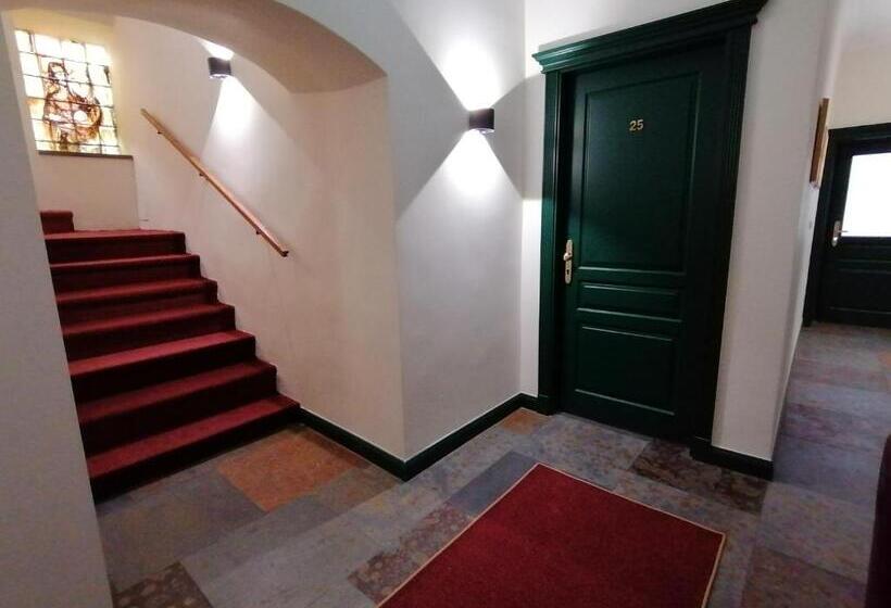 インサイドのスタンダードスタジオ, Golden Star  Premium Apartments