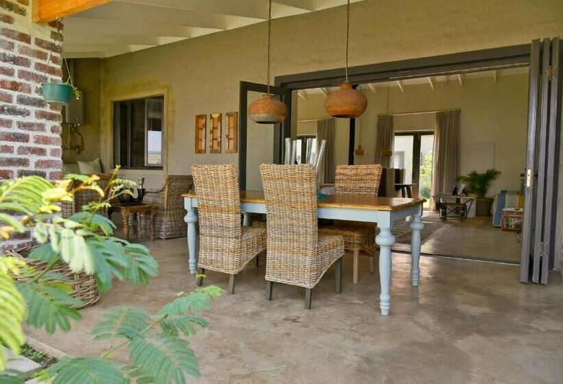 Люкс с Балконом, Veranda House Boutique Accommodation