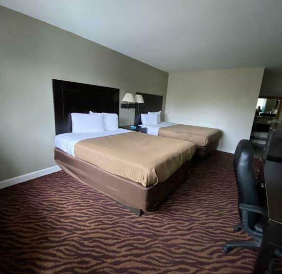 Номер Стандарт 2 Двуспальные Кровати, Red Carpet Inn & Suites   Danville