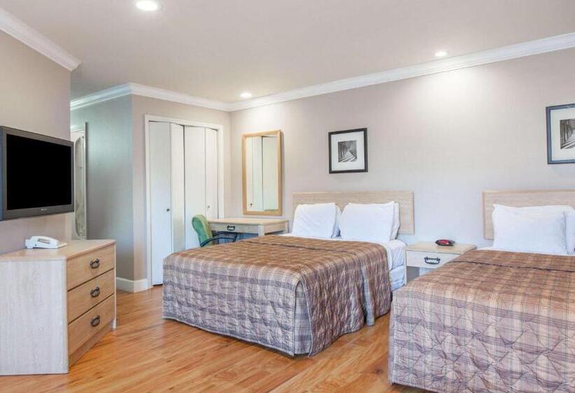 Номер Стандарт, Days Inn By Wyndham San Francisco S/oyster Point Airport
