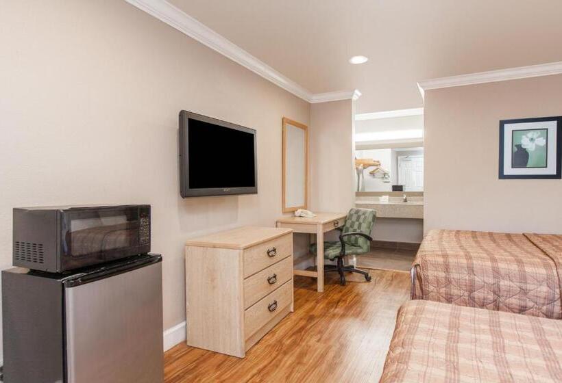 Номер Стандарт, Days Inn By Wyndham San Francisco S/oyster Point Airport