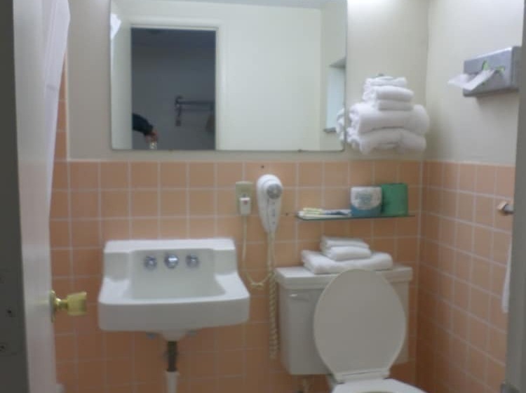 Номер Deluxe, Knights Inn Oswego East