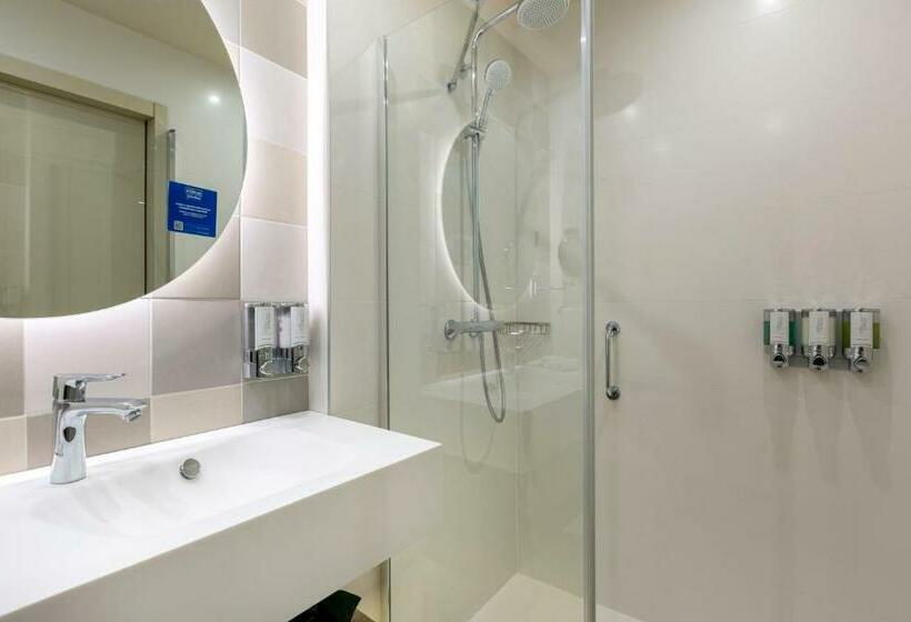 Номер Стандарт, Hampton By Hilton Alcobendas Madrid