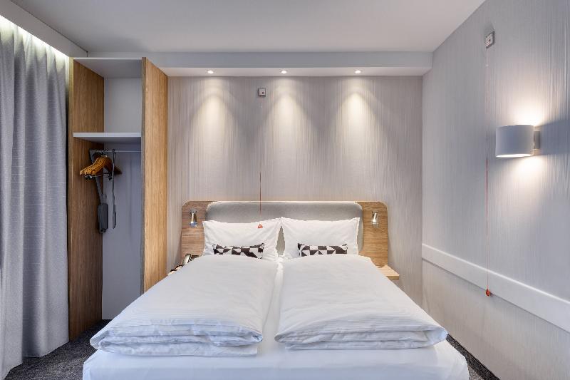 Номер Стандарт Адаптированный для Инвалидов, Holiday Inn Express Göttingen, An Ihg