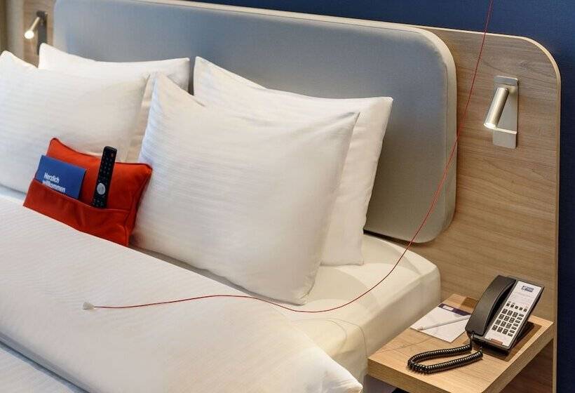 Номер Стандарт Адаптированный для Инвалидов, Holiday Inn Express Göttingen, An Ihg