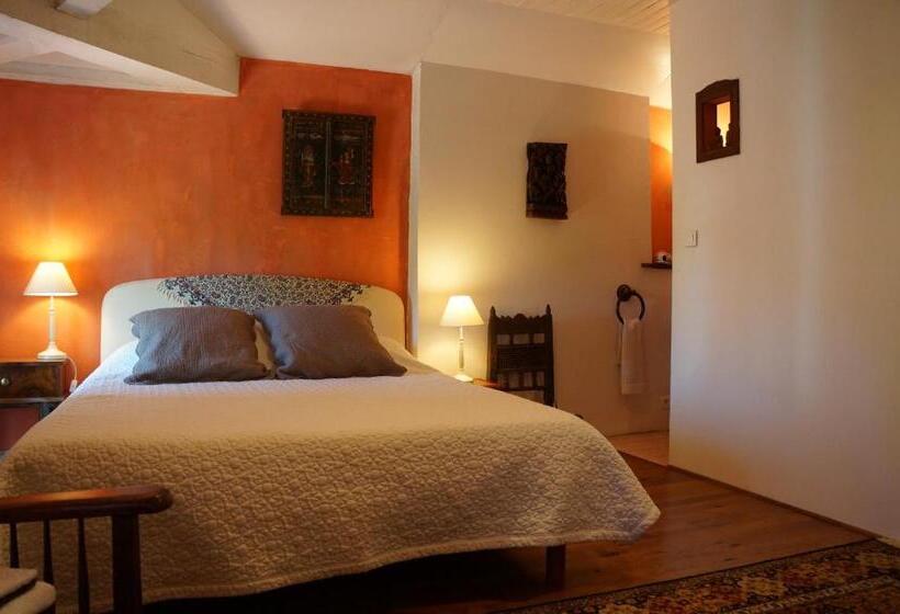 Трехместный Номер Базовый, La Maison Des Chartreux