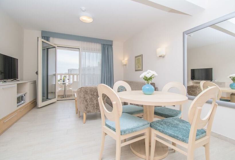 Апартаменты 1 Спальня Вид на Море, Aparthotel Flora