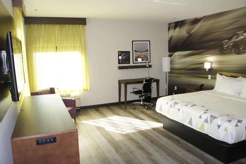 Номер Стандарт, La Quinta Inn & Suites By Wyndham Braselton