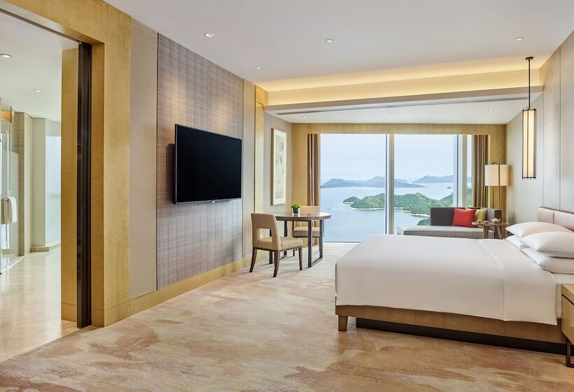 اتاق لوکس با چشم‌انداز دریا, Hyatt Regency Shenzhen Yantian