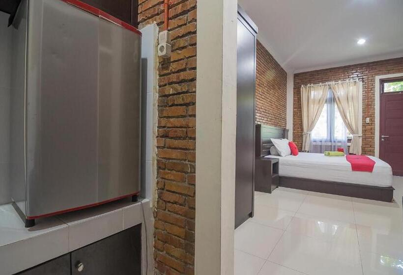 Люкс, Reddoorz Plus Near Cambridge City Square 2