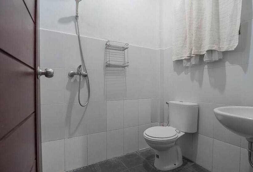 Номер Deluxe, Reddoorz Plus Near Cambridge City Square 2