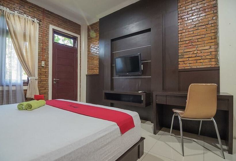 Люкс, Reddoorz Plus Near Cambridge City Square 2