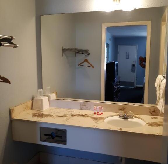스탠다드 룸 킹사이즈 침대, Rest Inn   Extended Stay, I 40 Airport, Wedding & Event Center