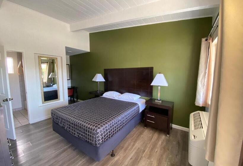 Номер Стандарт, Holiday Motel