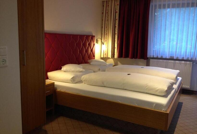 Quarto standart com varanda, Garni Erler