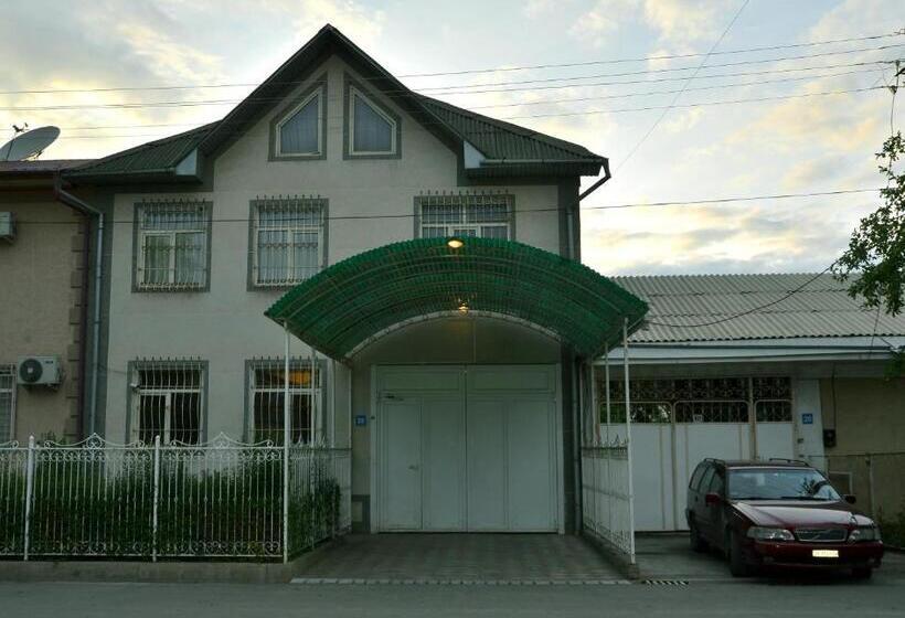 Economy Triple Room, Astoria B&b