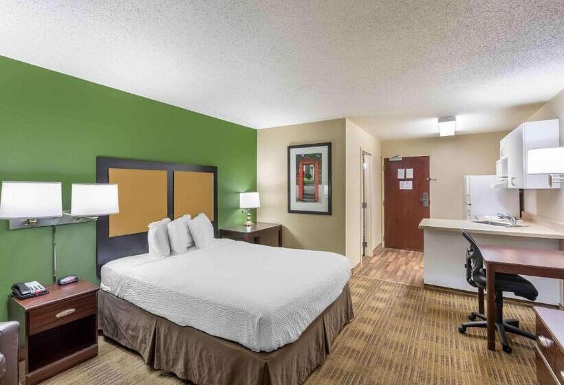 Студия Стандарт, Extended Stay America Select Suites   Milwaukee   Wauwatosa