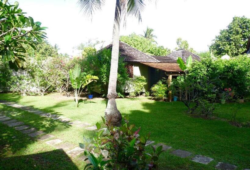 سوئیت جونیور با چشم‌انداز باغ, Poerani Moorea