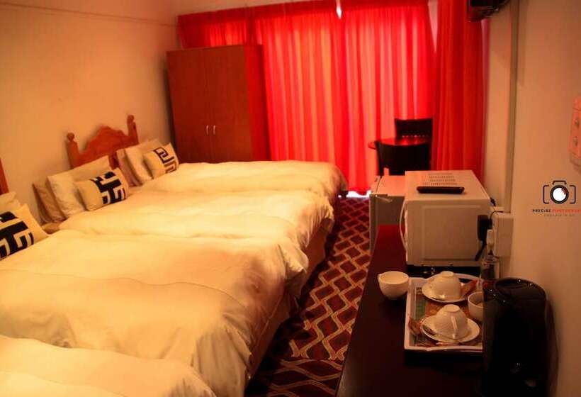 Семейный Номер, Kwazi Guest House