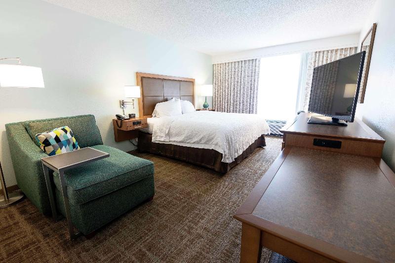 חדר סטנדרט עם מיטת קינג, Hampton Inn Boca Raton