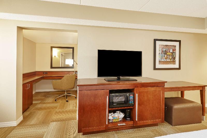 キングサイズベッドのエクゼクティブルーム, Hampton Inn Lafayette
