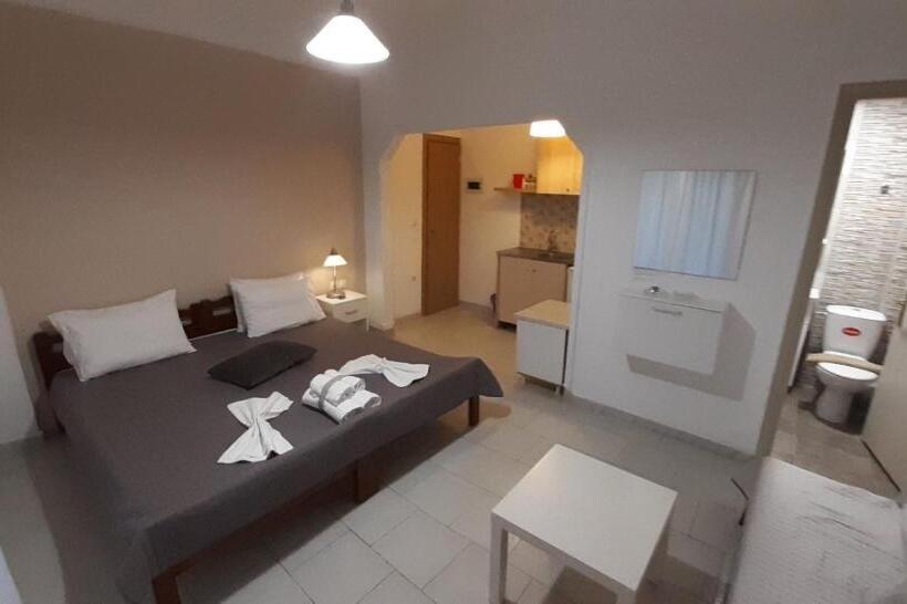 Трехместный Номер Базовый, Giota Rooms