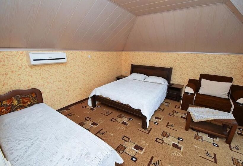 سوئیت 2 خوابه, Sadorini Guest House