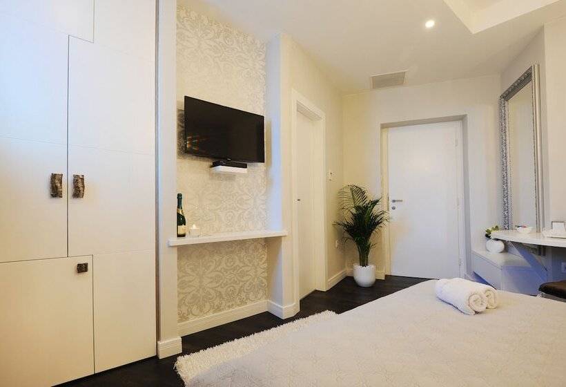 デラックスルーム, Silver & Gold Luxury Rooms