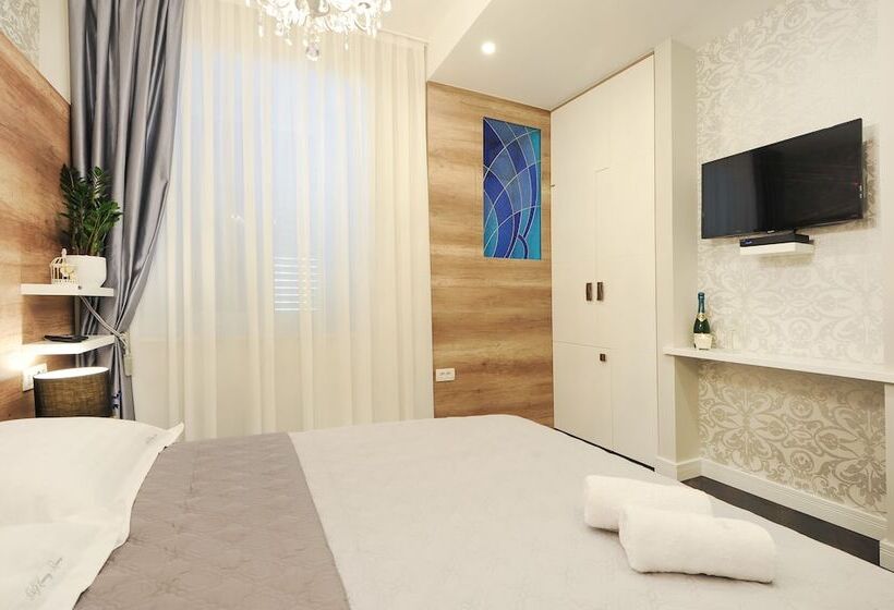 デラックスルーム, Silver & Gold Luxury Rooms