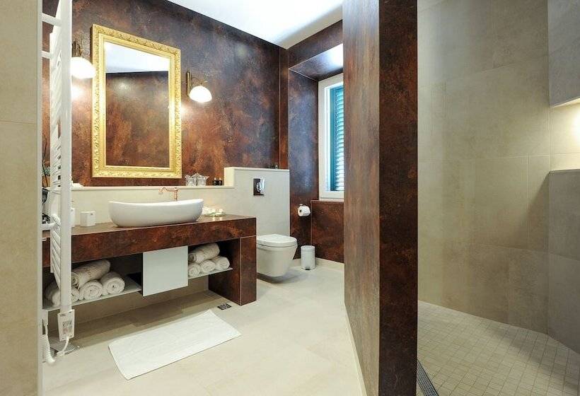 バルコニー付きデラックスルーム, Silver & Gold Luxury Rooms