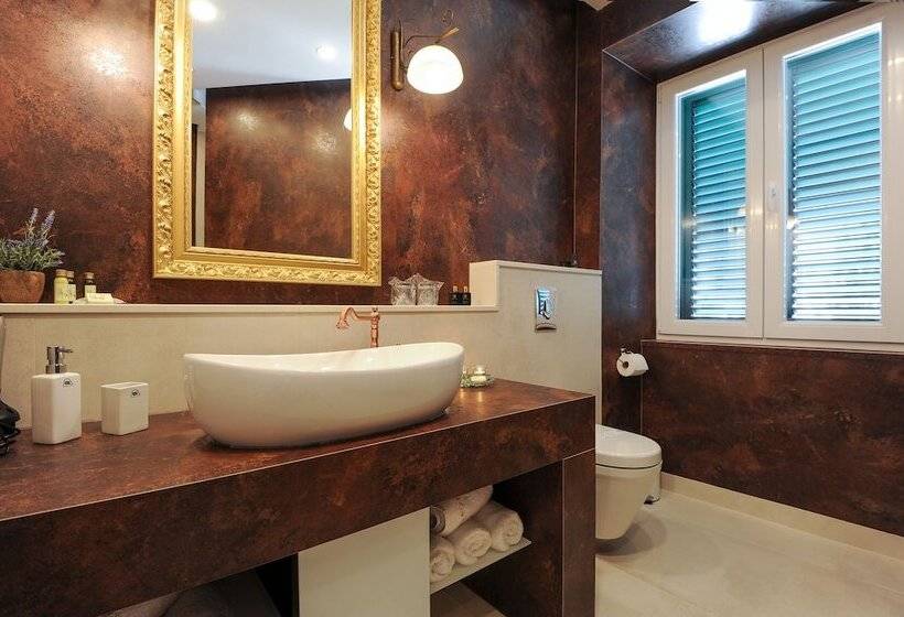 اتاق لوکس با بالکن, Silver & Gold Luxury Rooms