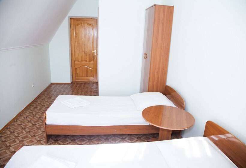 Номер Стандарт с Балконом, Leto Guest House