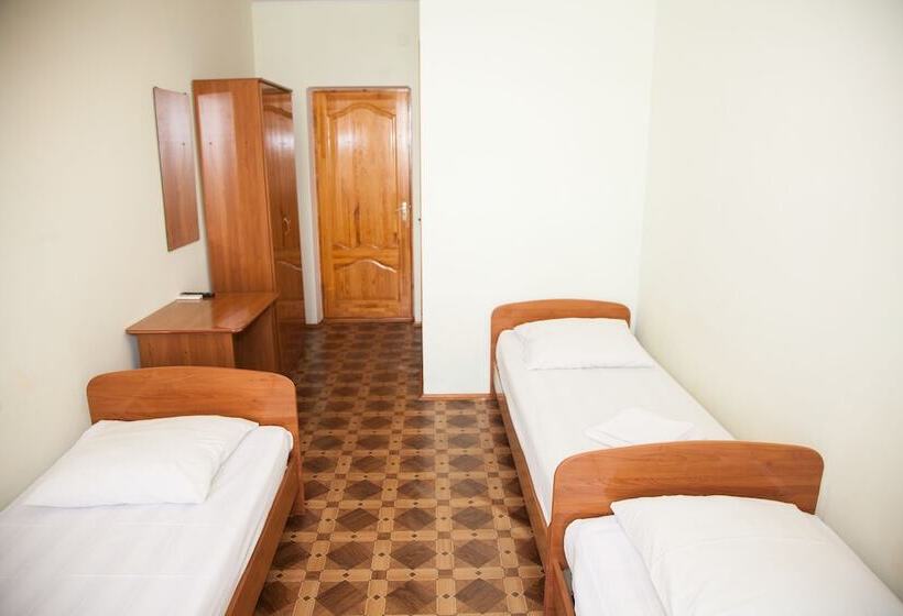 Номер Стандарт Трехместный, Leto Guest House